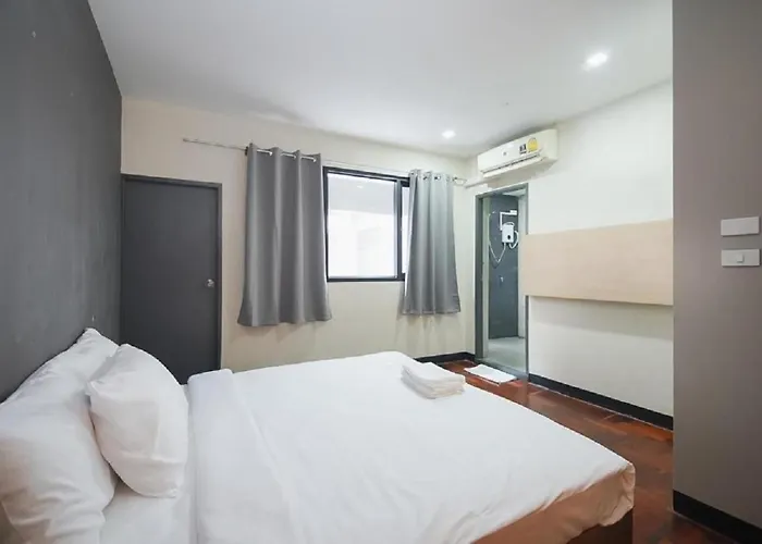 Xx Go Silom - Bts Saint Louis โกอินน์ สีลม - สถานีรถไฟฟ้าเซนต์หลุยส์ * 曼谷