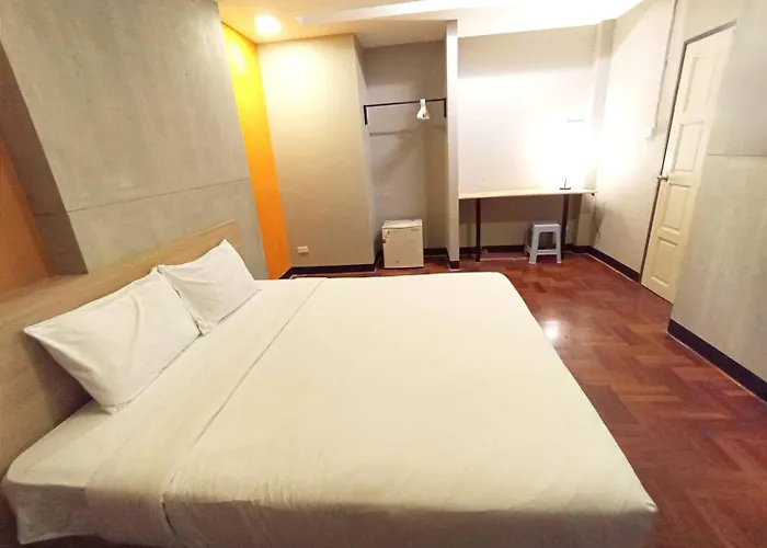 Xx Go Silom - Bts Saint Louis โกอินน์ สีลม - สถานีรถไฟฟ้าเซนต์หลุยส์ *